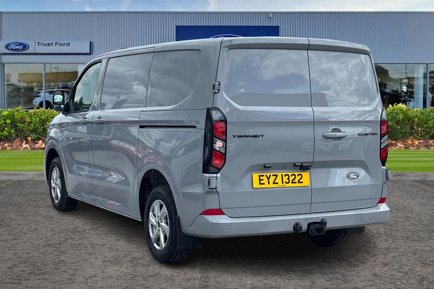 Ford Transit Custom Photo 1