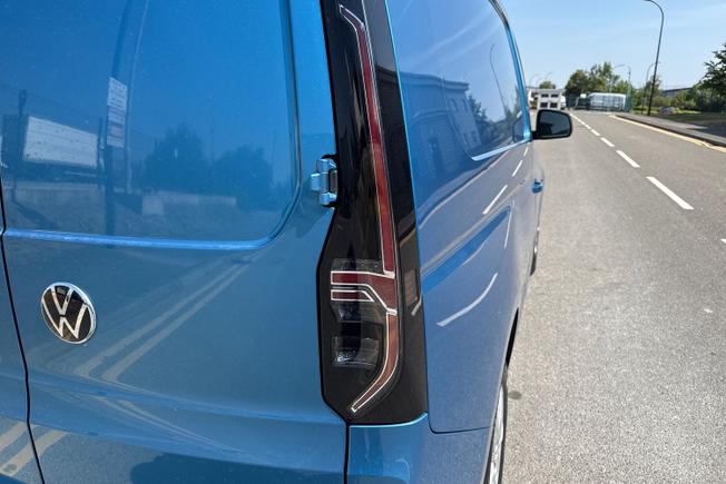 VOLKSWAGEN Caddy Photo 18