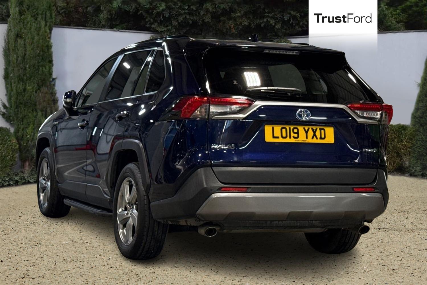 Toyota RAV4 Photo 1