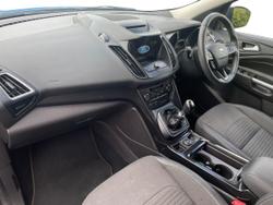 FORD Kuga Photo 2
