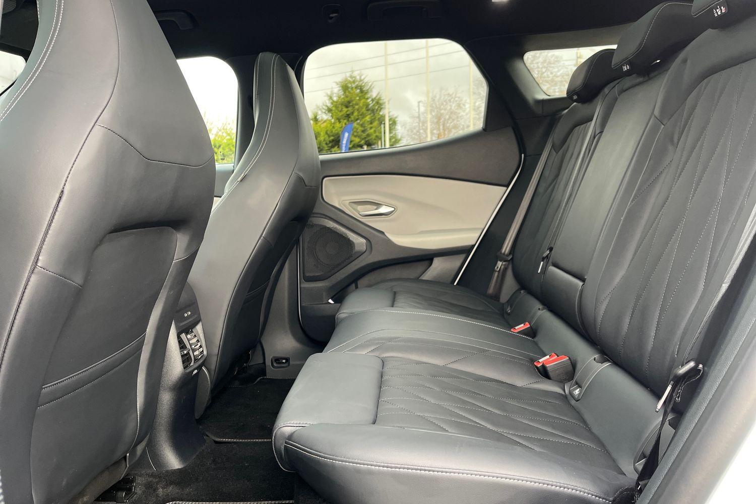 Ford Explorer Photo 19