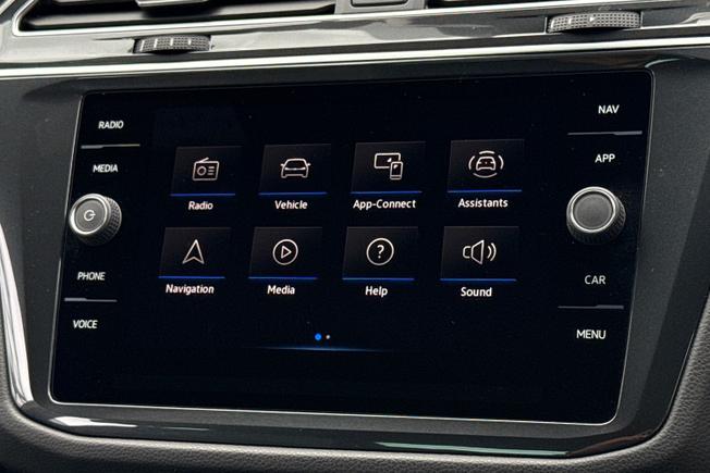 VOLKSWAGEN Tiguan Photo 13