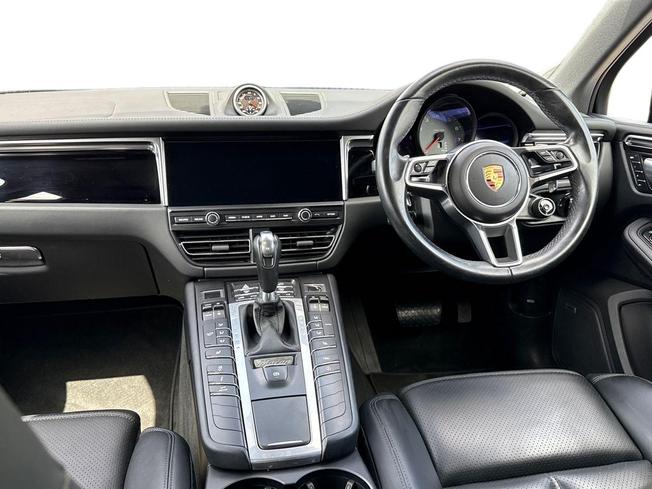 PORSCHE Macan Photo 11