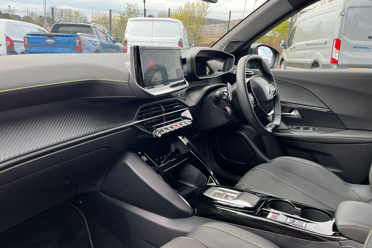 PEUGEOT 2008 Photo 17