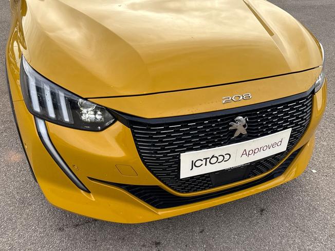 PEUGEOT 208 Photo 29