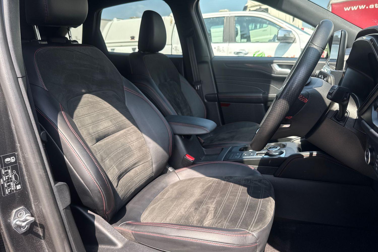 Ford KUGA Photo 16