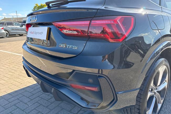 AUDI Q3 Photo 29