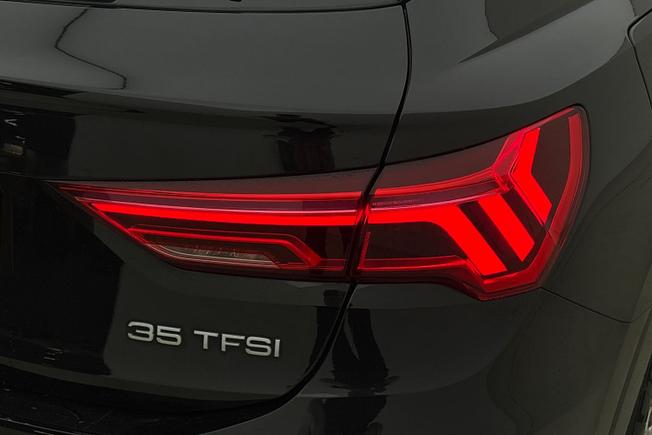 AUDI Q3 Photo 18