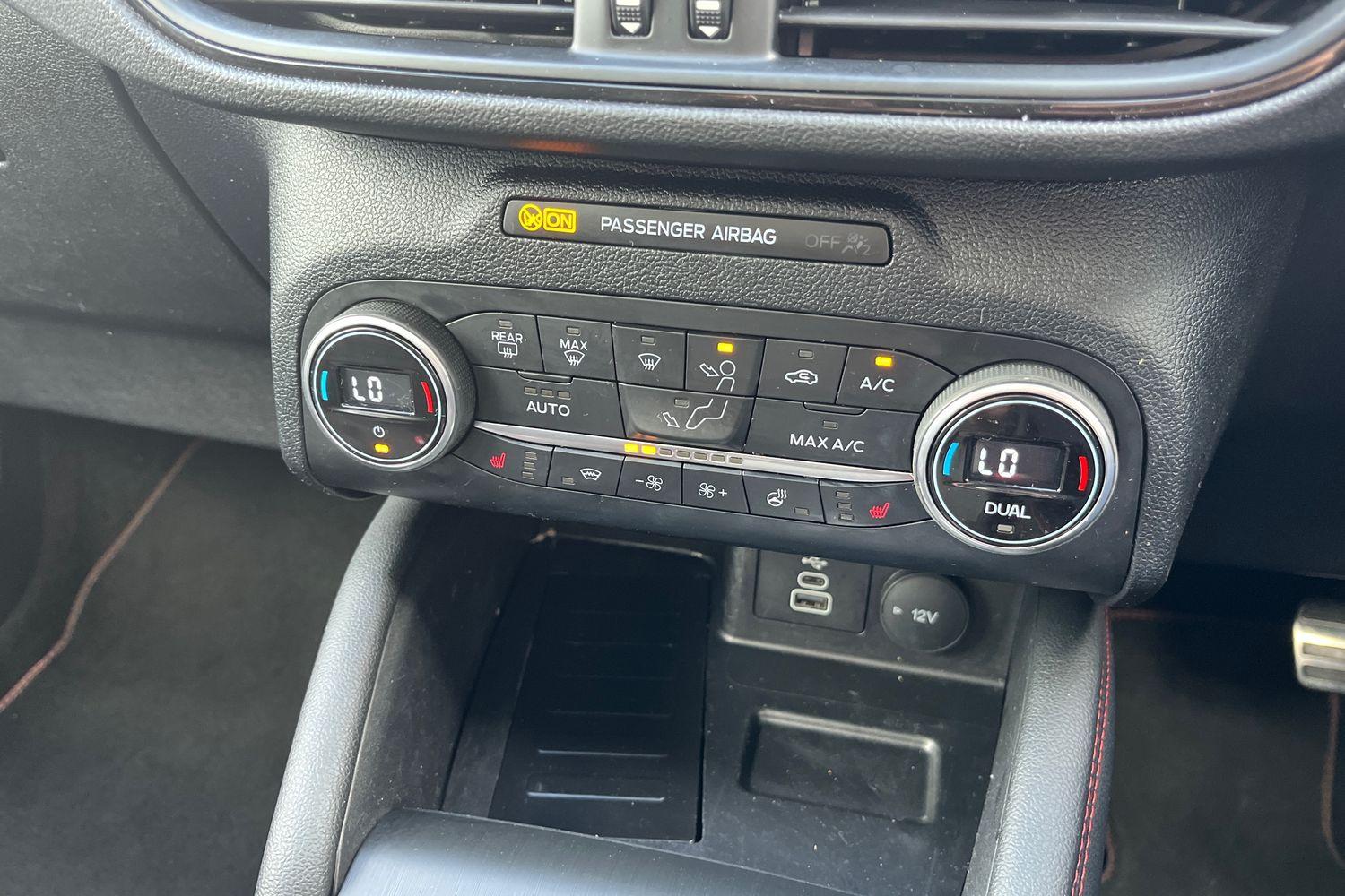 Ford KUGA Photo 33