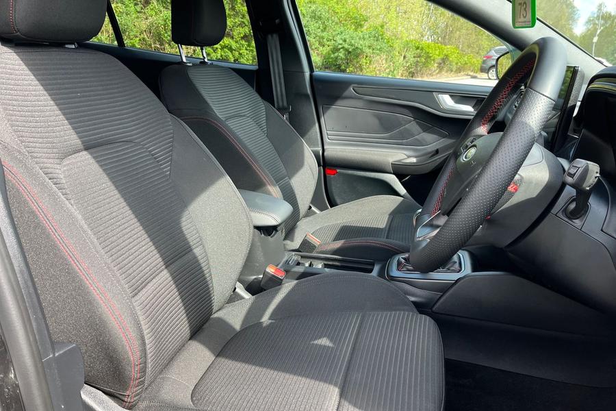 Ford FOCUS Photo autoimg-c7336639ebf4ffe172c4ba5138528e362bc17e4b.jpg