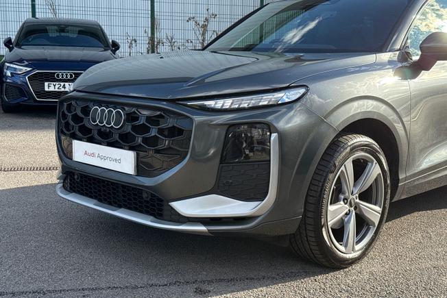 AUDI Q3 Photo 22