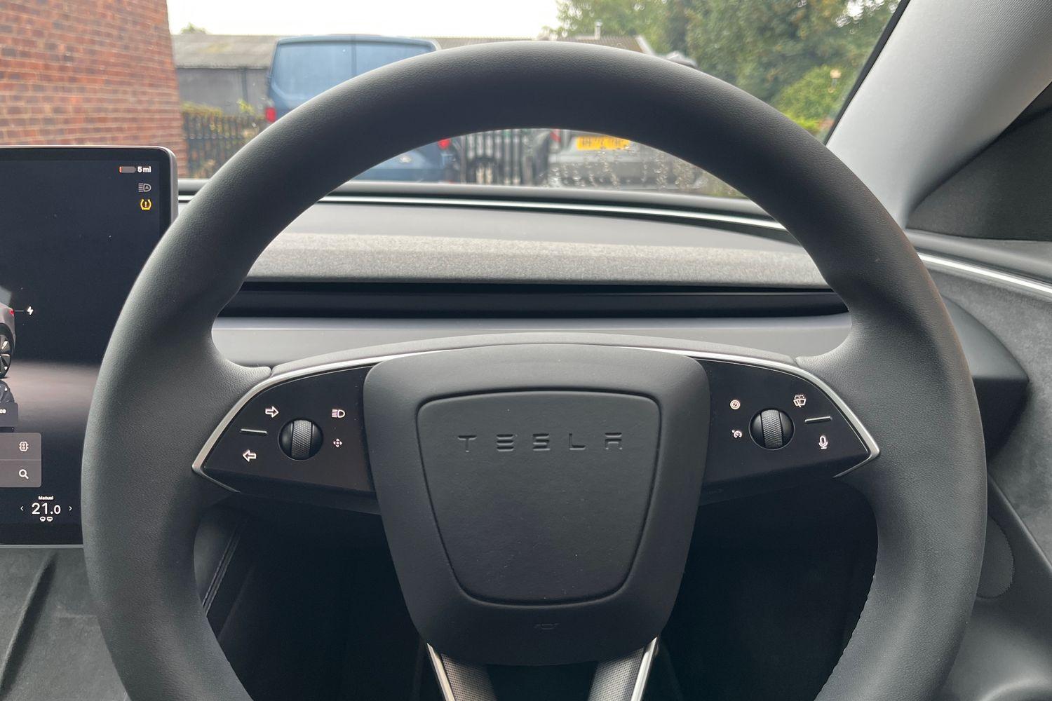 TESLA MODEL 3 Photo 11