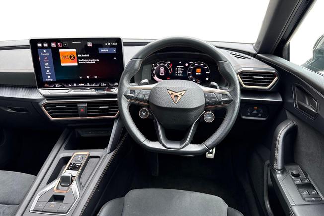 CUPRA Leon Photo 11