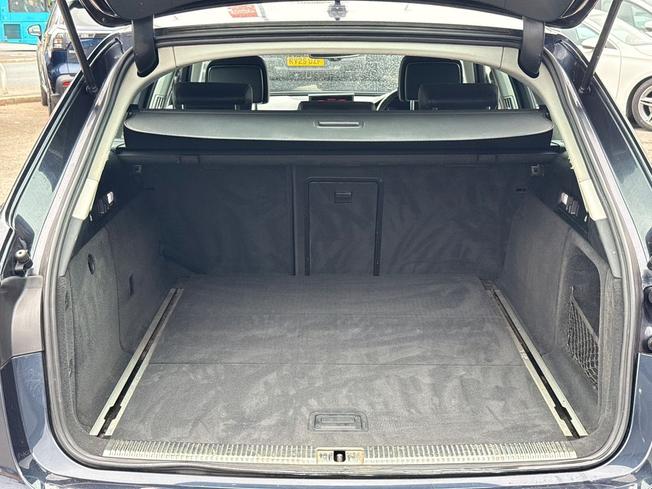 AUDI A6 Avant Photo 12