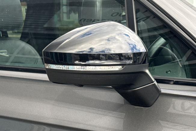 VOLKSWAGEN Touareg Photo 20