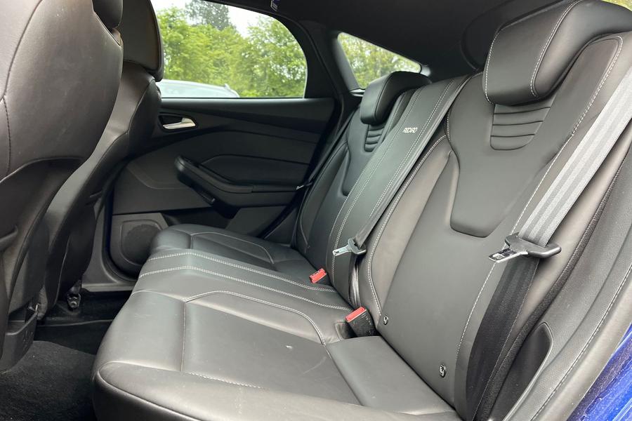 Ford Focus Photo autoimg-c73b7d352aa8721884337d3df22abdbb61f8cd00.jpg
