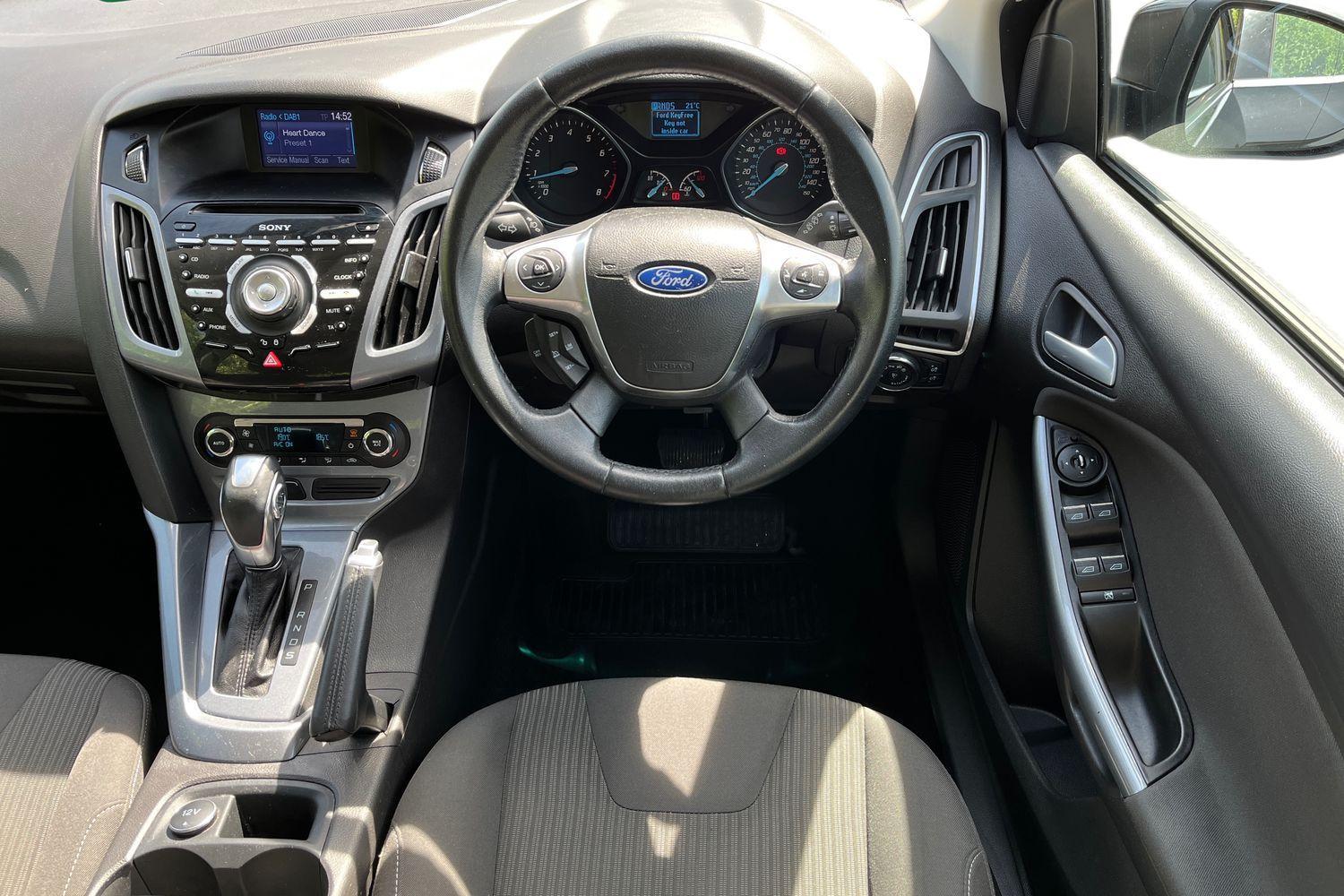 Ford FOCUS Photo 10