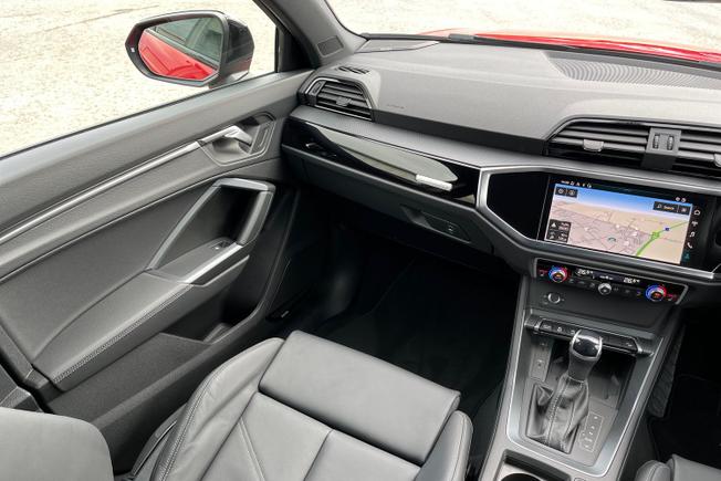 AUDI Q3 Photo 43