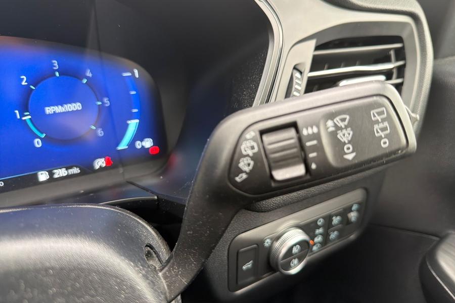 Ford KUGA Photo autoimg-c7467ba9b15180fd596f246f7ae5fd71fbb1c362.jpg