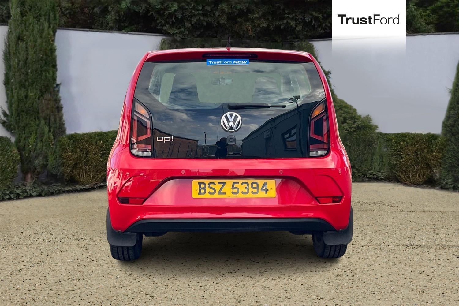 Volkswagen UP Photo 6