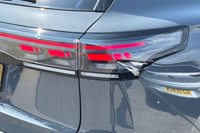 VOLKSWAGEN Tiguan Photo 18
