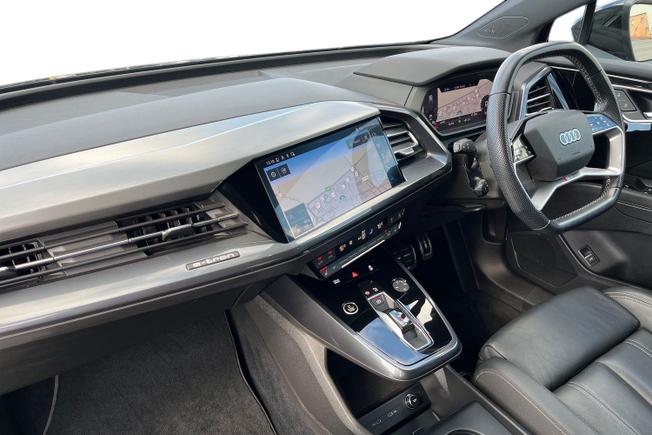 AUDI Q4 e-tron Photo 2