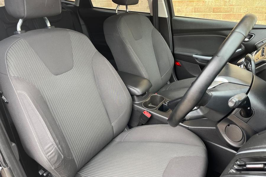 Ford Focus Photo autoimg-c75411f7efcd9e513973a85067db72fae98f20ee.jpg