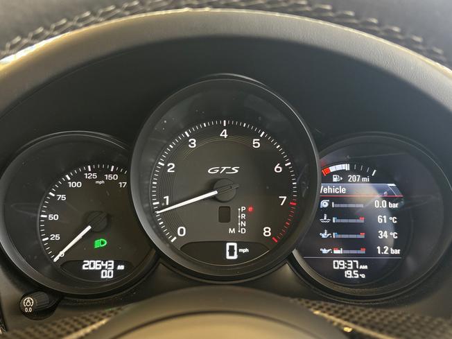 PORSCHE Macan Photo 16