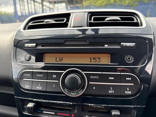 MITSUBISHI Mirage Photo 32