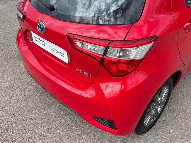 TOYOTA Yaris Photo 23