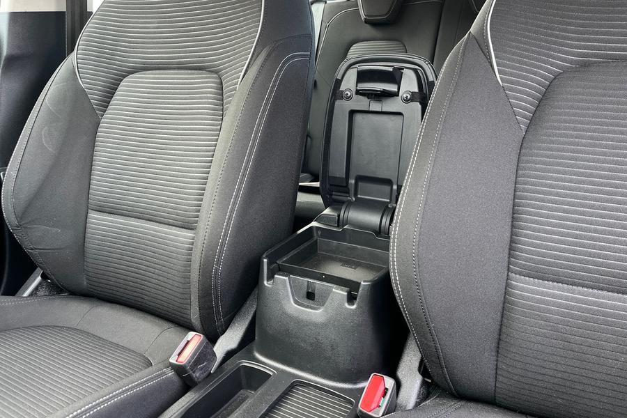 Ford FOCUS Photo autoimg-c75e7c2f733f25dcb9975cf55a061c323bcabf03.jpg