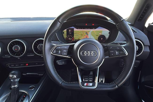 AUDI TT Photo 11