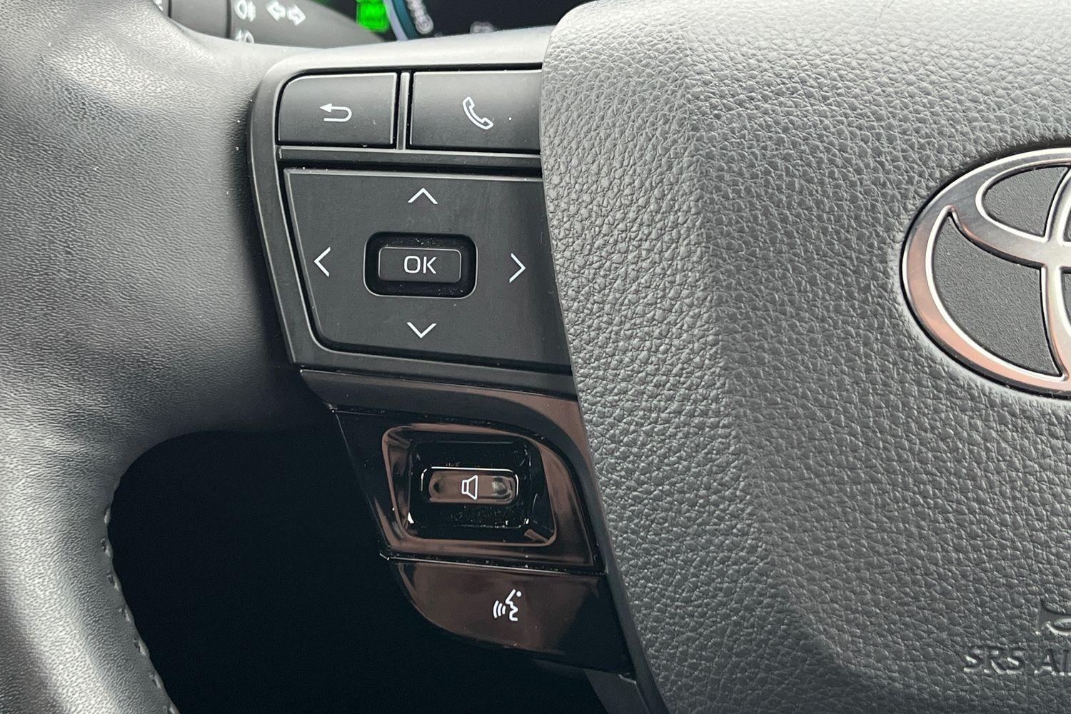 Toyota C-HR Photo 37