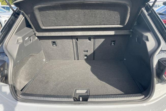 VOLKSWAGEN ID.3 Photo 12