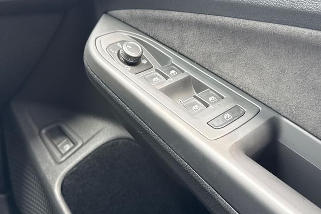 VOLKSWAGEN Golf Photo 47