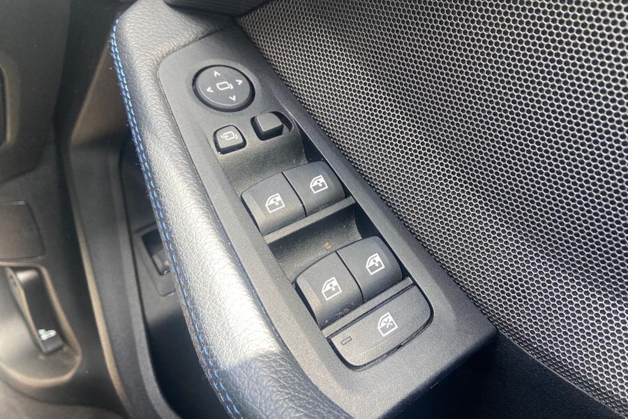 BMW 1 SERIES Photo autoimg-c768490fd246c69668b8d2b968f6e2583275a0ec.jpg