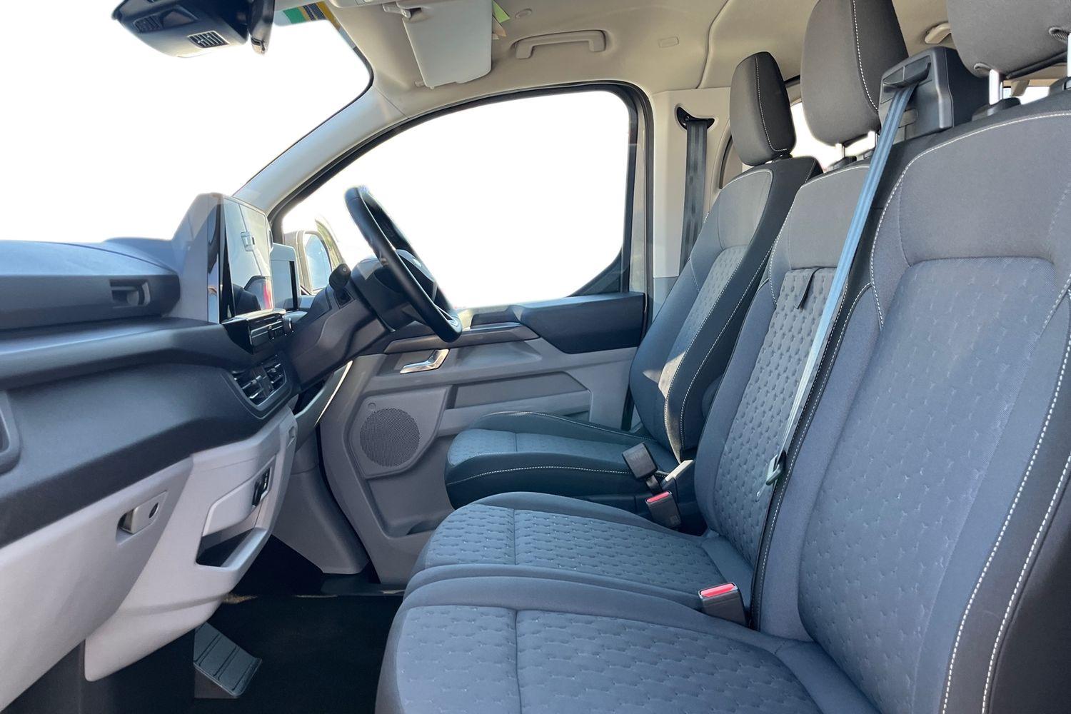 Ford TOURNEO CUSTOM Photo 9