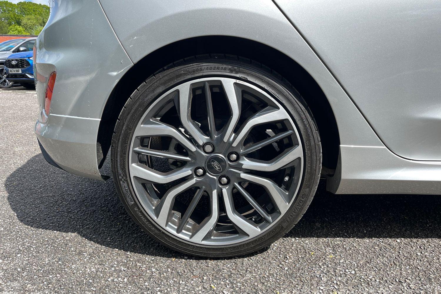 Ford Fiesta Photo 7