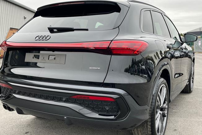 AUDI  Q5 SUV Photo 18