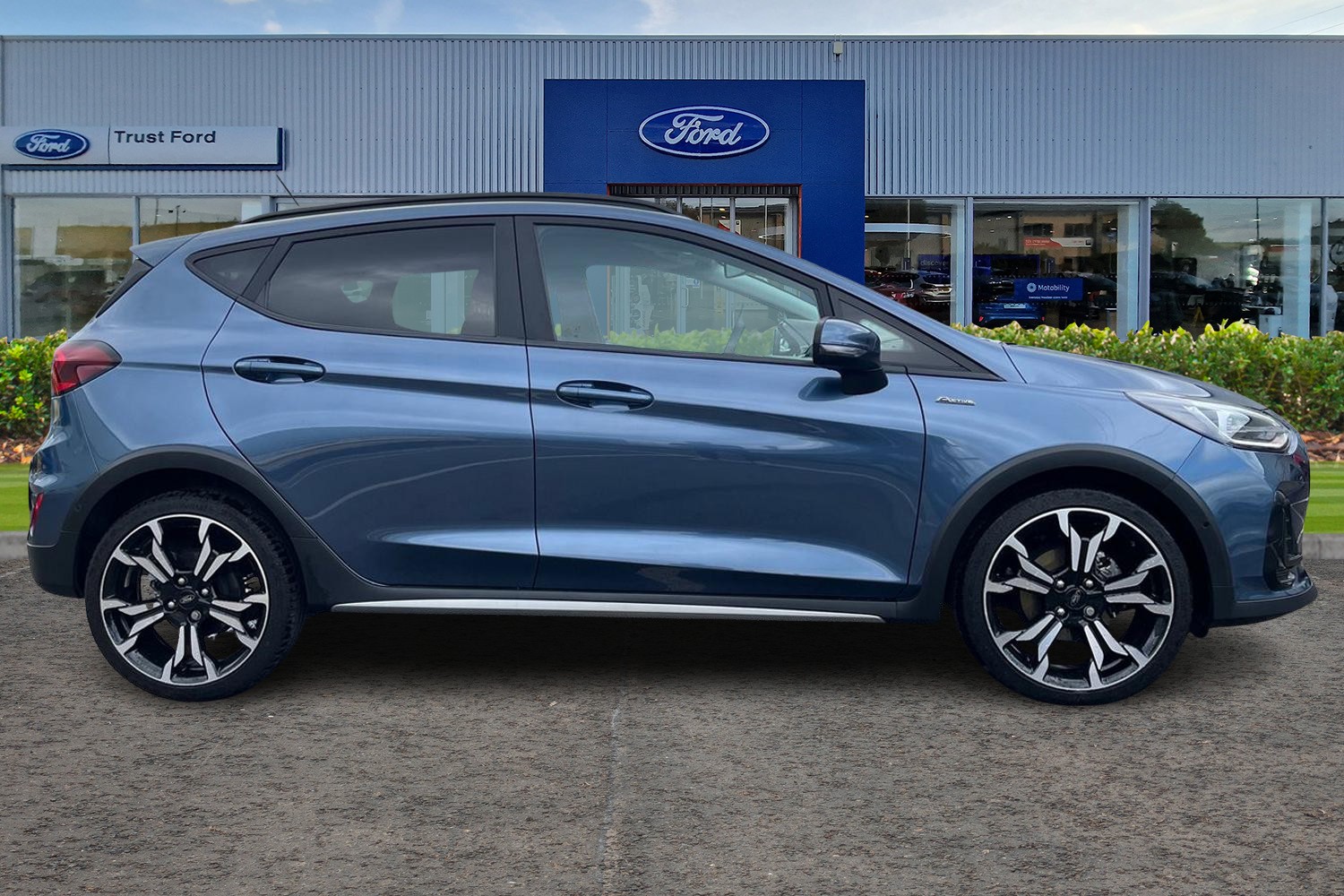 Ford FIESTA Photo 2