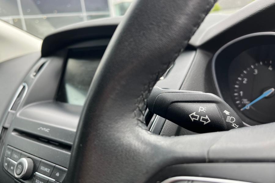 Ford FOCUS Photo autoimg-c777a2501863b3cc09489d3f3a932ed14ca7aff9.jpg