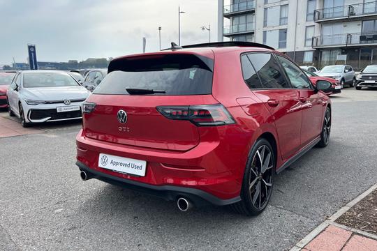 Volkswagen Golf Photo autoimg-c77eb5b1387948abc9a6fc6c0bb84aa8a5ad3b68.jpg