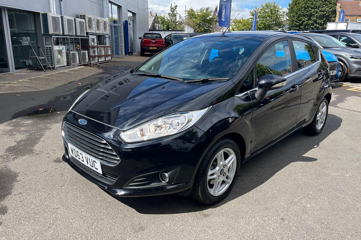 Ford FIESTA Photo 31