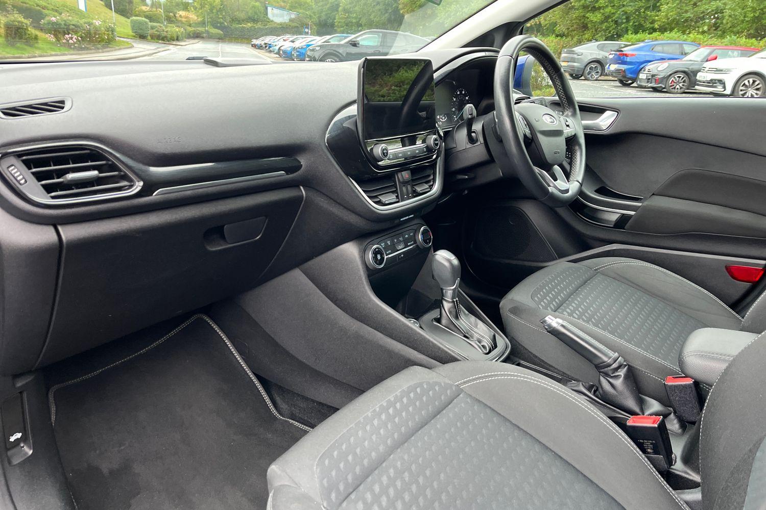 Ford Fiesta Photo 17