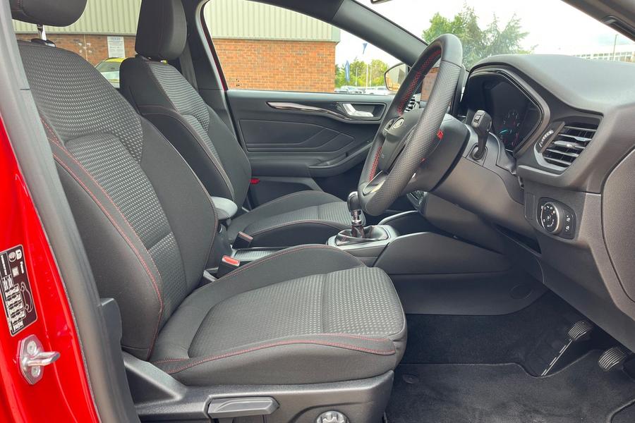 Ford Focus Photo autoimg-c78142b30de3f215f2fe0d3afa468682a2d00786.jpg