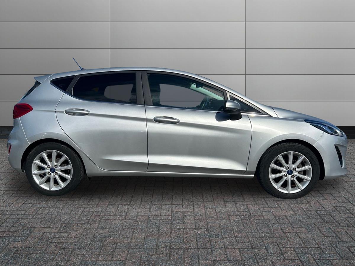 Ford Fiesta Photo 4