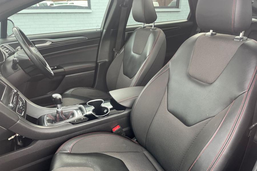 Ford MONDEO Photo autoimg-c782f861921137f25460a41a665ec33b4d112be7.jpg