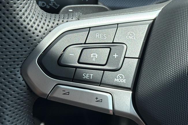 Volkswagen Golf Photo 16