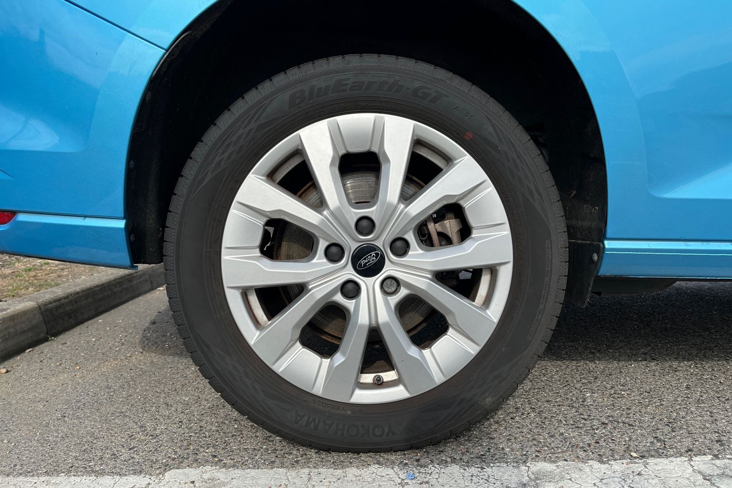 Ford TRANSIT CONNECT Photo 23