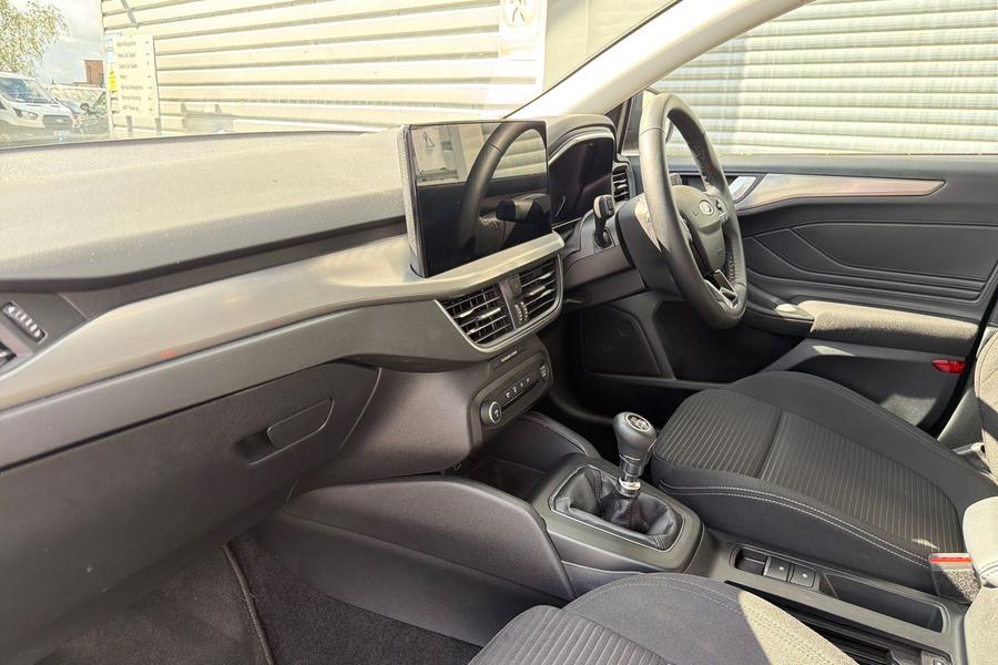 Ford FOCUS Photo autoimg-c78c4674854f5511dec6392e9a5b5ff9c9e1b4a5.jpg